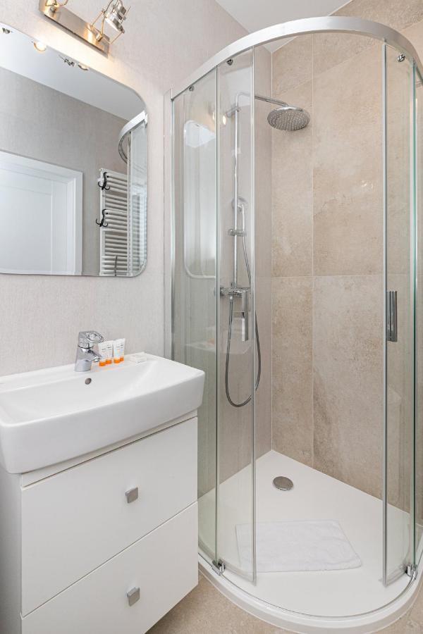 Plac Unii Apartment Gdynia City Centre By Noclegi Renters Esterno foto